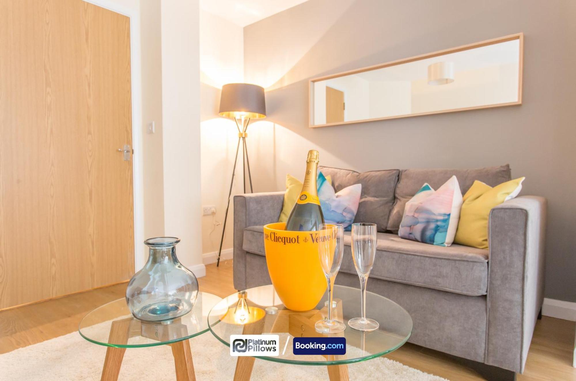 Modern Oxford 2 Bedroom Apartments, Near Headington Hospital, Families & Contractor Accommodation With Parking Εξωτερικό φωτογραφία
